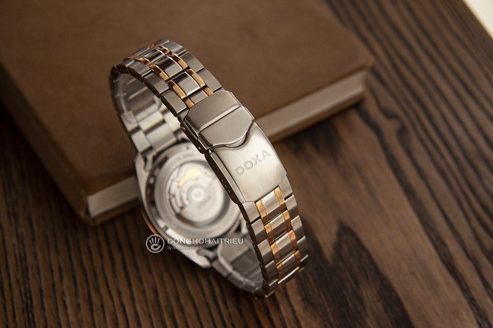 Review đồng hồ Doxa D122RSV: Thời trang nhưng đầy mạnh mẽ - Ảnh 3
