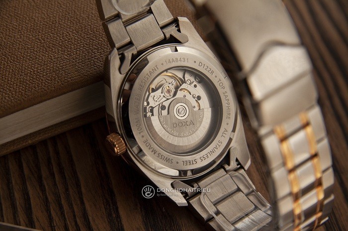 Review đồng hồ Doxa D122RSV: Thời trang nhưng đầy mạnh mẽ - Ảnh 4
