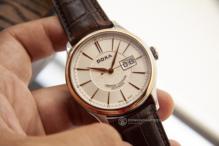 Đồng hồ Doxa D187RIY, đẳng cấp mặt đồng hồ vàng khối 18k - Ảnh 2