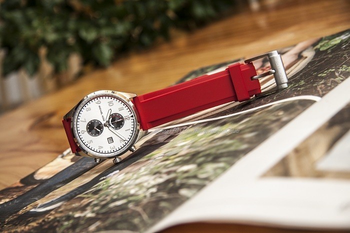 Review đồng hồ Michael Kors MK8572 dây đeo sắc đỏ trẻ trung - Ảnh 3