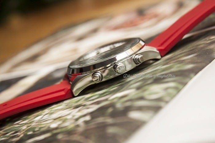 Review đồng hồ Michael Kors MK8572 dây đeo sắc đỏ trẻ trung - Ảnh 4