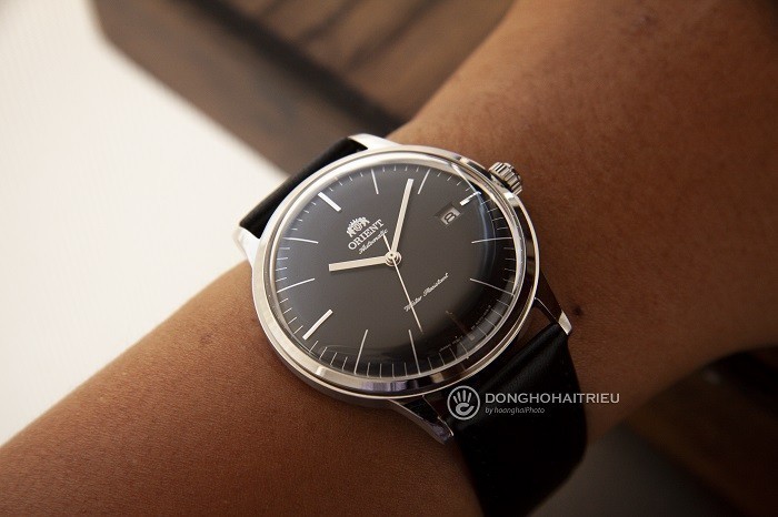 Đồng hồ Orient FAC0000DB0 tạo hình mỏng và sắc đen tinh tế - Ảnh 1