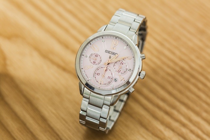 Review đồng hồ Seiko SRW829P1: chế độ chronograph tiện dụng - Ảnh 1