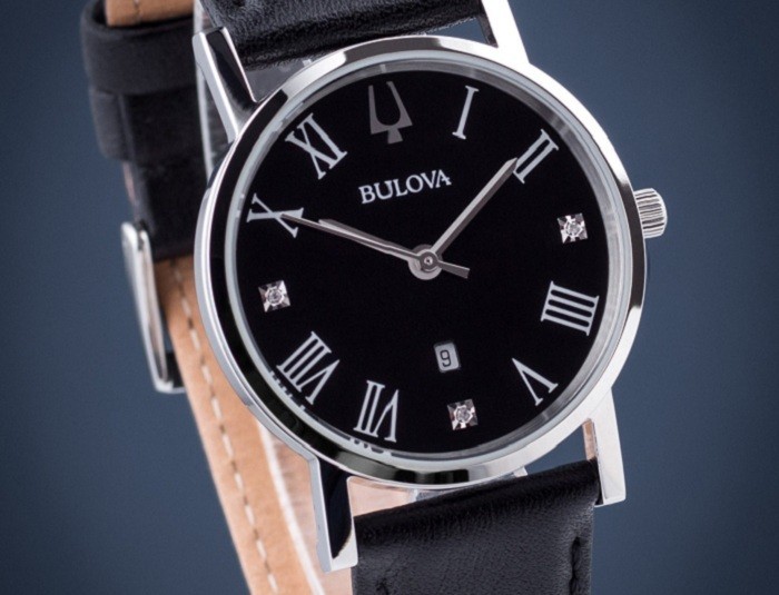 Review đồng hồ Bulova 96P192: 3 viên pha lê đính sáng bóng - Ảnh 1