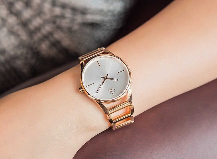 Review đồng hồ Calvin Klein K3G23626 màu vàng hồng nữ tính - Ảnh 4