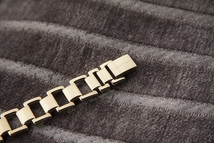 Review đồng hồ Calvin Klein (CK) K7L23646 dây đeo thời trang-ảnh 3