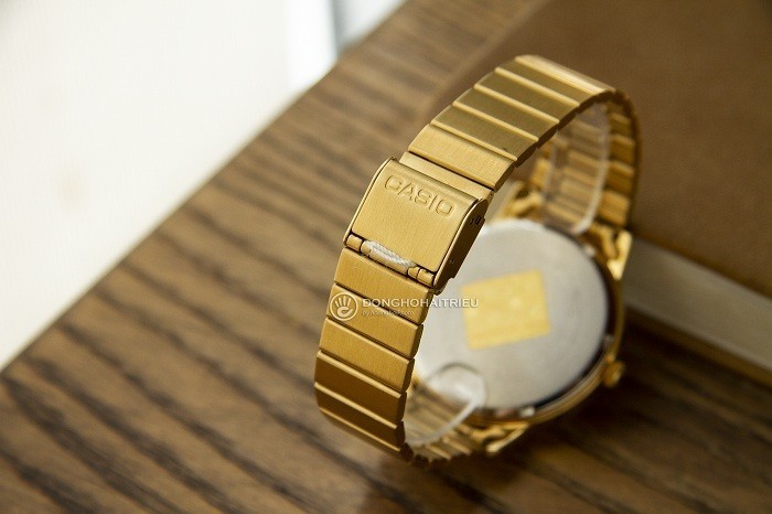 Review đồng hồ Casio LTP-E118G-5ADF: Dây kim loại mạ vàng - Ảnh 3