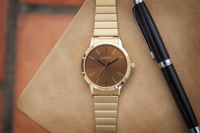 Review đồng hồ Casio LTP-E118G-5ADF: Dây kim loại mạ vàng - Ảnh 5