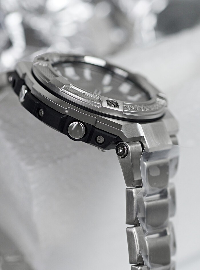 Đồng hồ G-Shock GST-S330D-1ADR, bộ máy năng lượng ánh sáng mặt trời - Ảnh 1