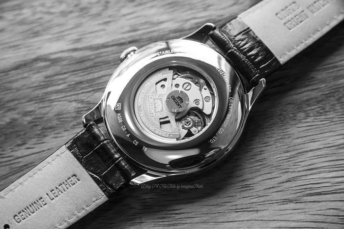 Review đồng hồ Orient FAF05002W0 kính Sapphire chống trầy - Ảnh 3
