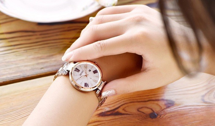 Review đồng hồ Seiko SUT332J1: Vẻ ngoài sang trọng, nổi bật - Ảnh 1