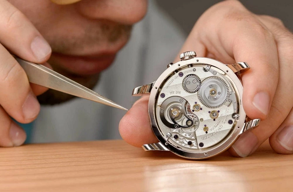 đồng hồ automatic chạy được bao lâu