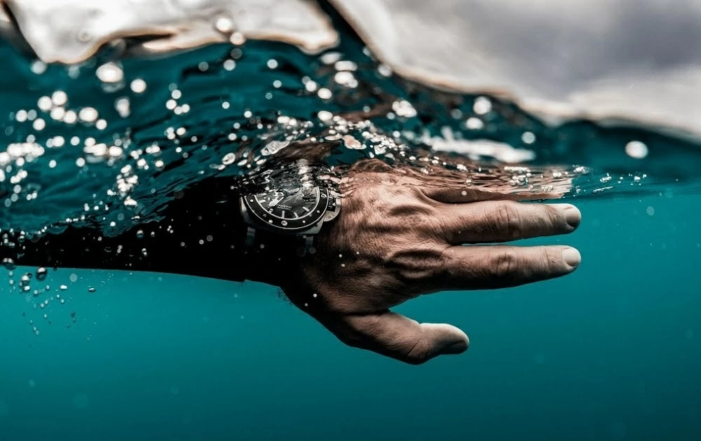 Water Resistant có ý nghĩa gì trên đồng hồ đeo tay hiện nay - Ảnh 7