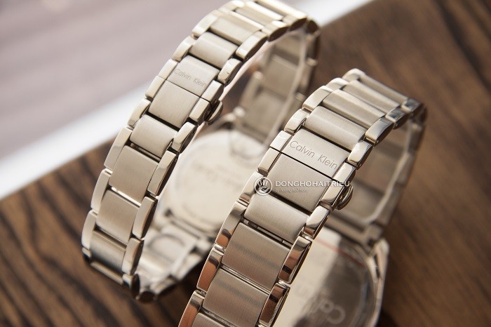 Đồng hồ Calvin Klein K5R33B4H: Mặt số xà cừ, kim dạ quang-3
