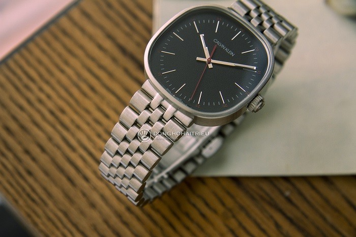 Đồng hồ Calvin Klein K9Q12131: Thiết kế mỏng 7mm thời trang-5