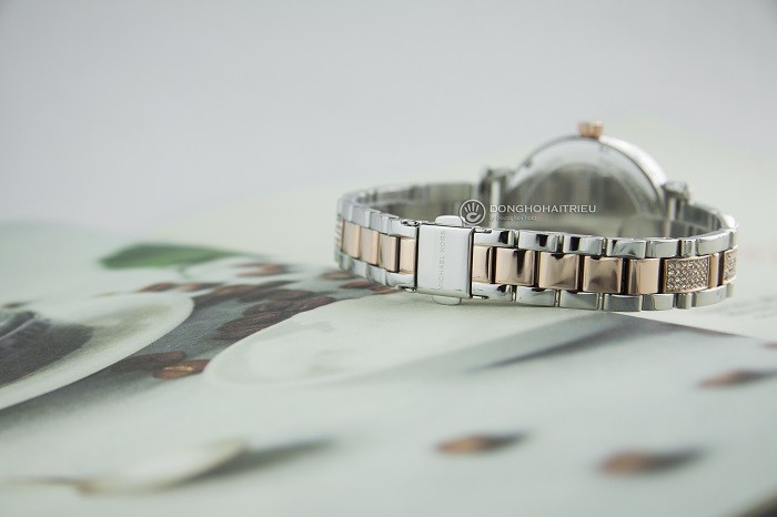 Đồng hồ Michael Kors MK3880: Phiên bản đính pha lê nổi bật-2