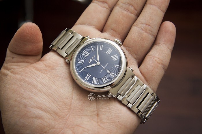 Review đồng hồ Doxa D185SGY mặt kính Sapphire chống trầy - Ảnh 2