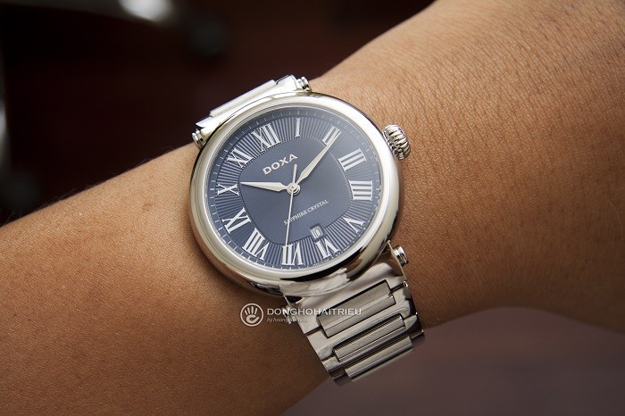Review đồng hồ Doxa D185SGY mặt kính Sapphire chống trầy - Ảnh 5