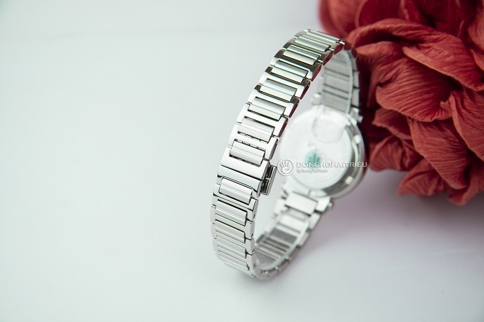 Đồng hồ nữ Doxa D186SSV với mặt kính Sapphire chống trầy - Ảnh 3