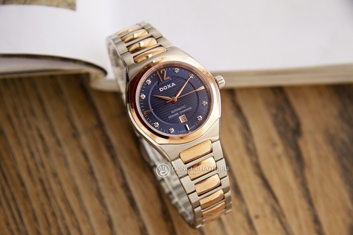 Review đồng hồ Doxa D190RBU mặt kính sapphire chống trầy - Ảnh 2