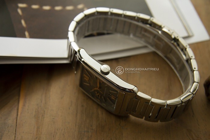 Review đồng hồ Doxa D194SGY kính Sapphire chống trầy xước - Ảnh 4