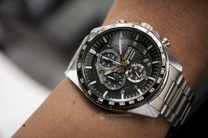 Review đồng hồ Seiko SSB323P1: bơi lội thoải mái ( 10ATM ) - Ảnh 2