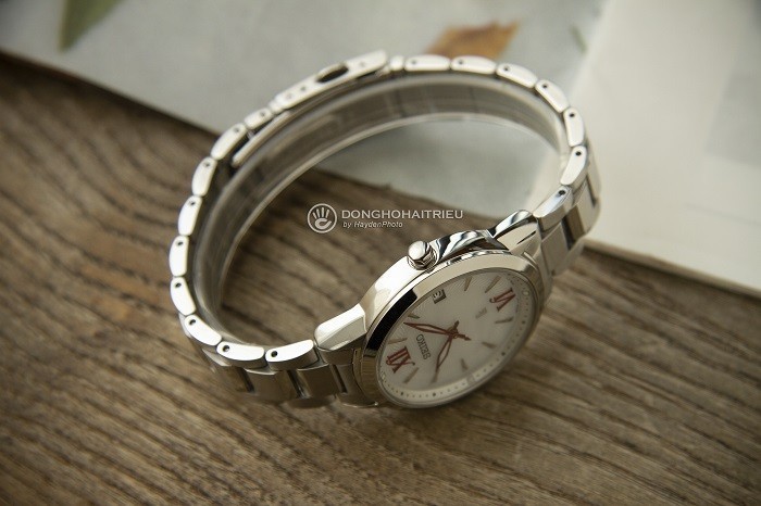 Review đồng hồ Seiko SUT387J1 mặt kính Sapphire chống trầy - Ảnh 4