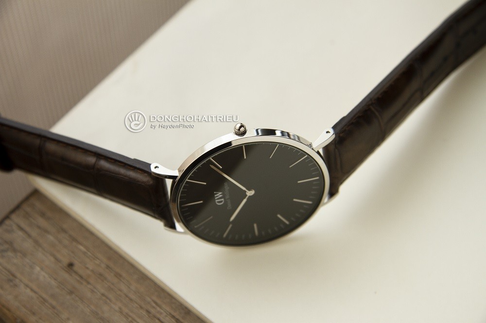 Thiết kế của đồng hồ DW cũ ưu tiên sự tối giản - Ảnh 4