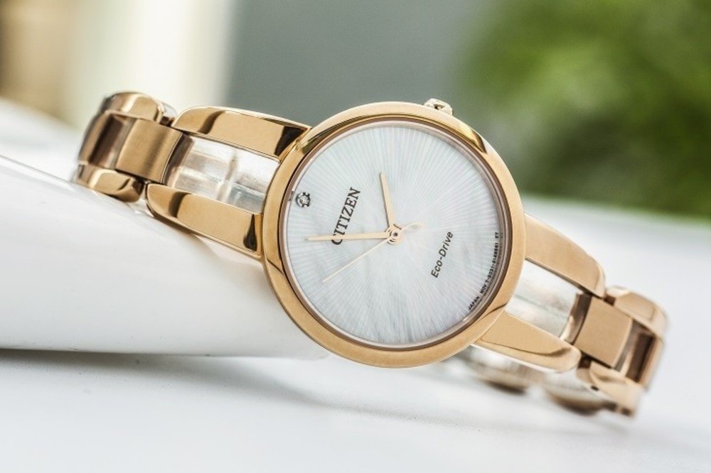 10 thương hiệu đồng hồ đính đá đẹp, nổi tiếng nhất tại VN - Ảnh 7