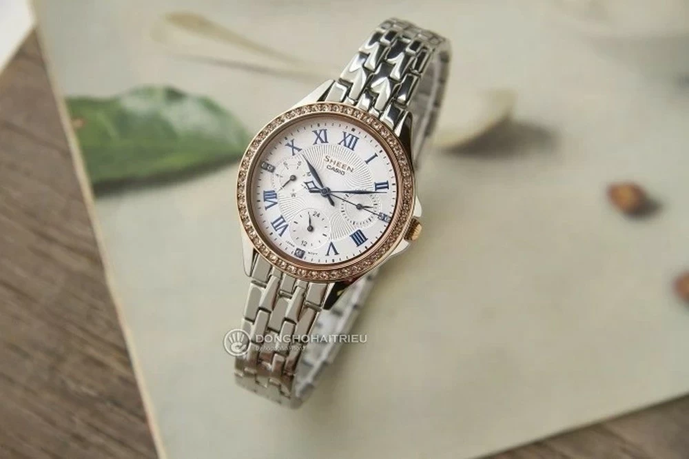 10 thương hiệu đồng hồ đính đá đẹp, nổi tiếng nhất tại VN - Ảnh 8