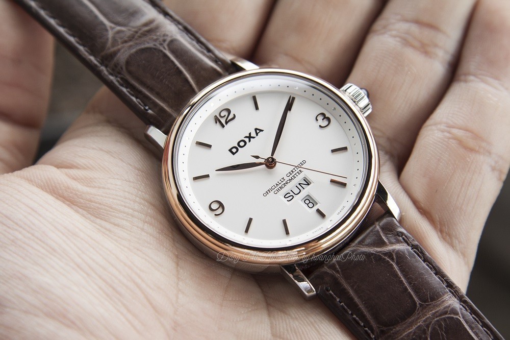 Doxa chỉ sản xuất vài trăm mẫu đồng hồ vàng 18k - Ảnh 2