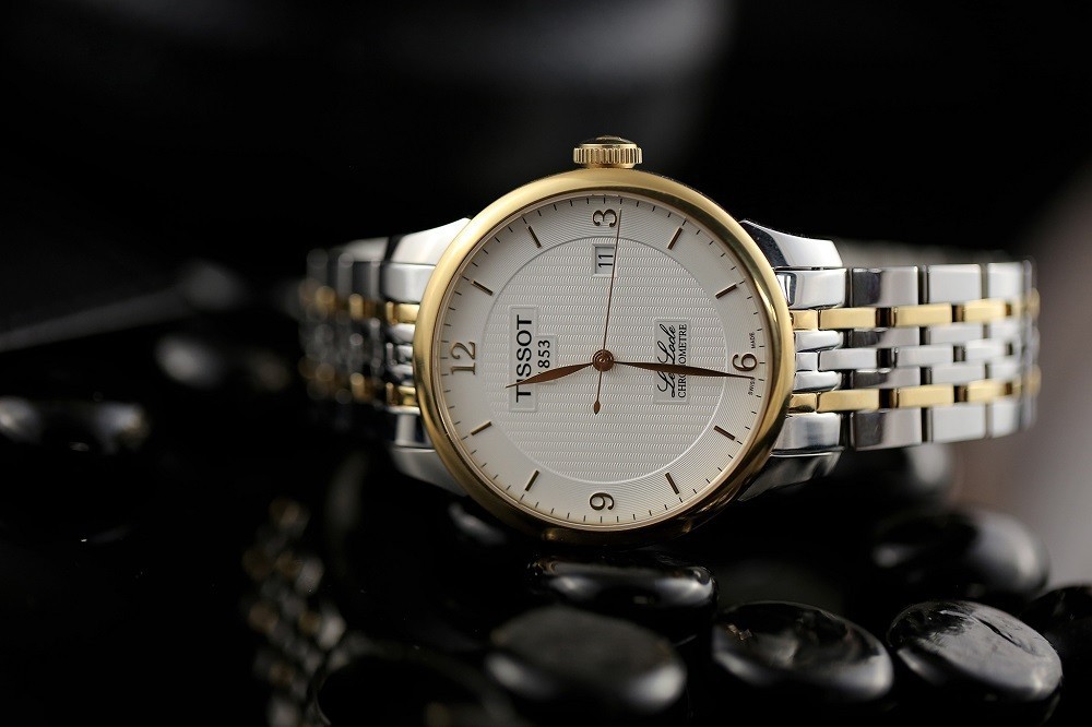 So với các thương hiệu khác, đồng hồ vàng 18k từ Tissot có giá rẻ hơn nhiều -  Ảnh 3