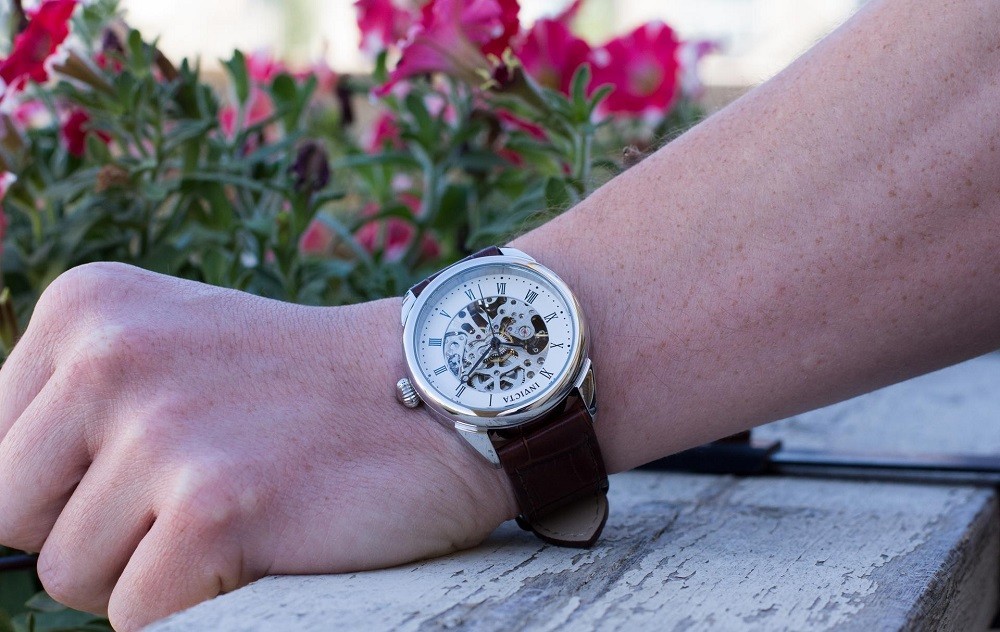 Đồng hồ Invicta sở hữu thiết kế cực kỳ ấn tượng - Ảnh 3
