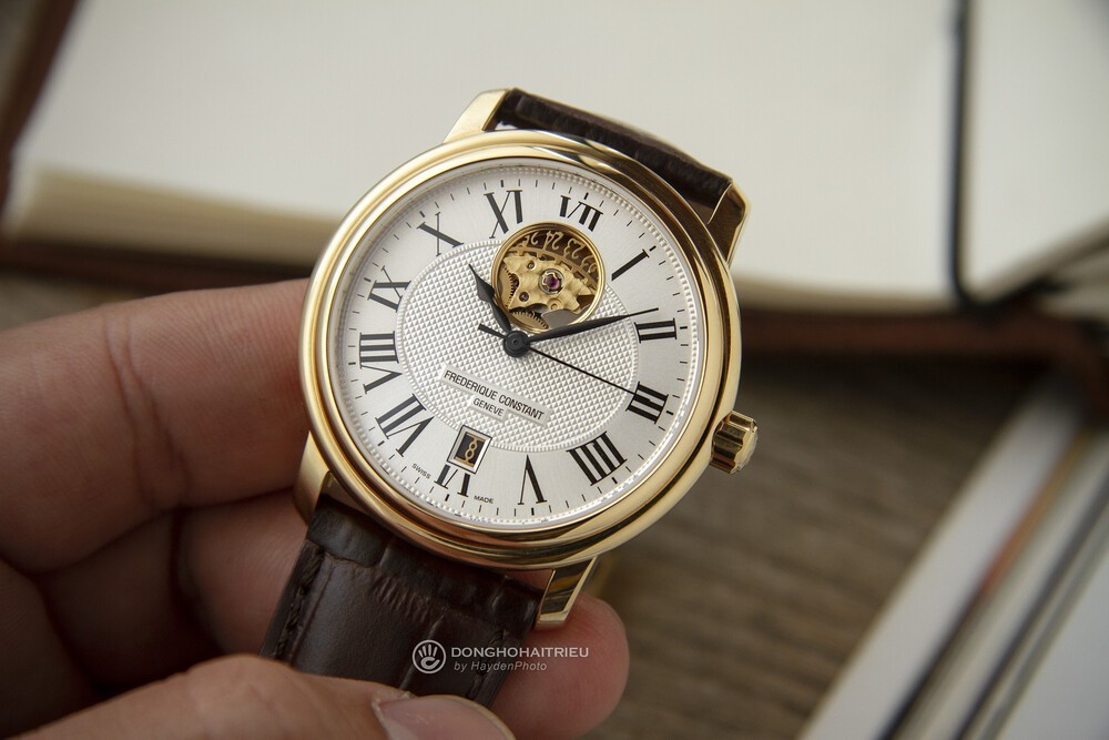 Đồng hồ Louis Vuitton (LV) của nước nào? Có tốt không? Giá bán - Ảnh 17