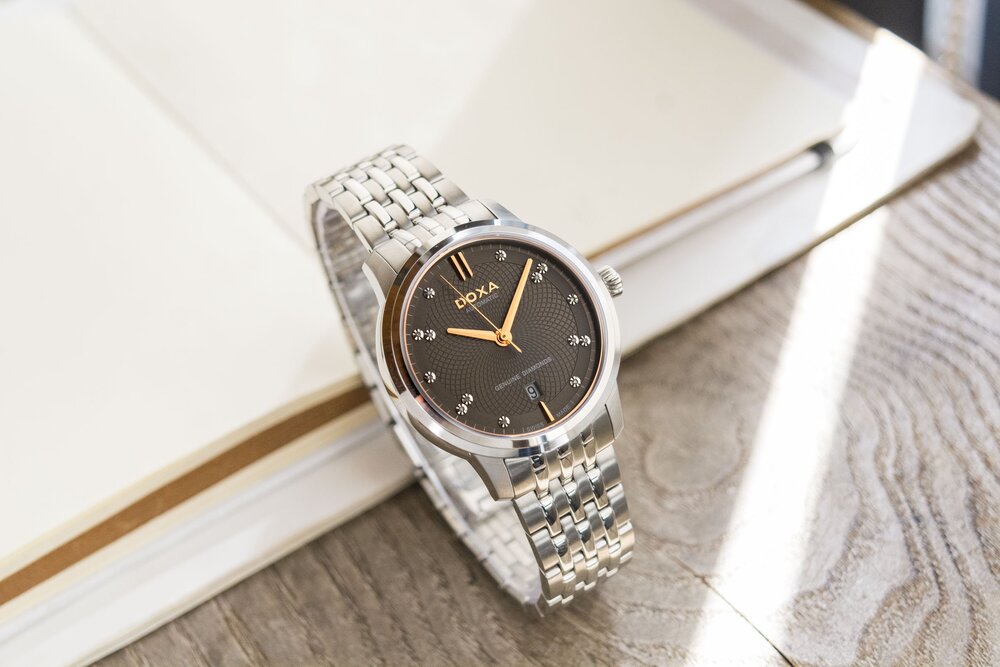Những chiếc đồng hồ Full kim cương giá tốt, bán chạy tại VN - Ảnh 5
