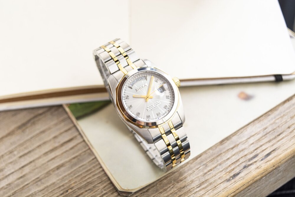 Những chiếc đồng hồ Full kim cương giá tốt, bán chạy tại VN - Ảnh 6
