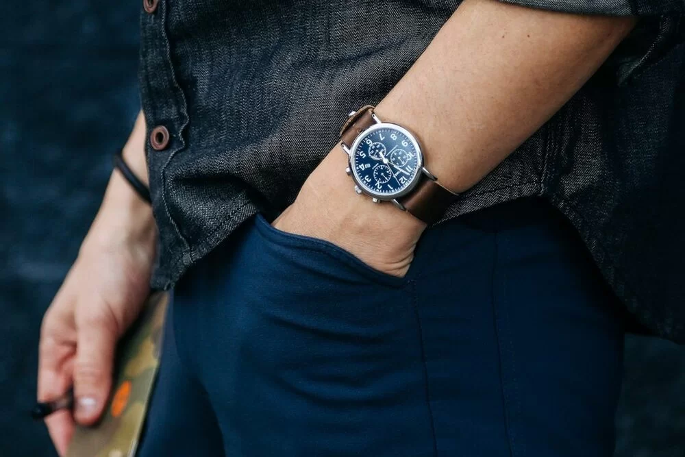 Cách đeo đồng hồ nam lịch lãm mà đơn giản cho quý ông