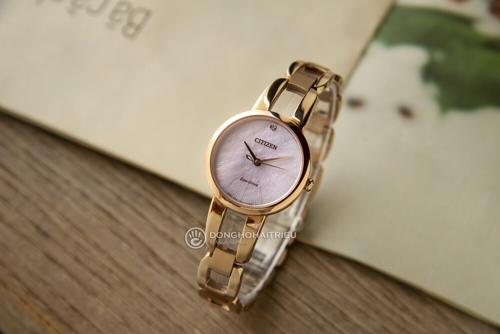 TOP các loại đồng hồ đeo tay nữ nổi tiếng và đáng mua nhất - ảnh 4