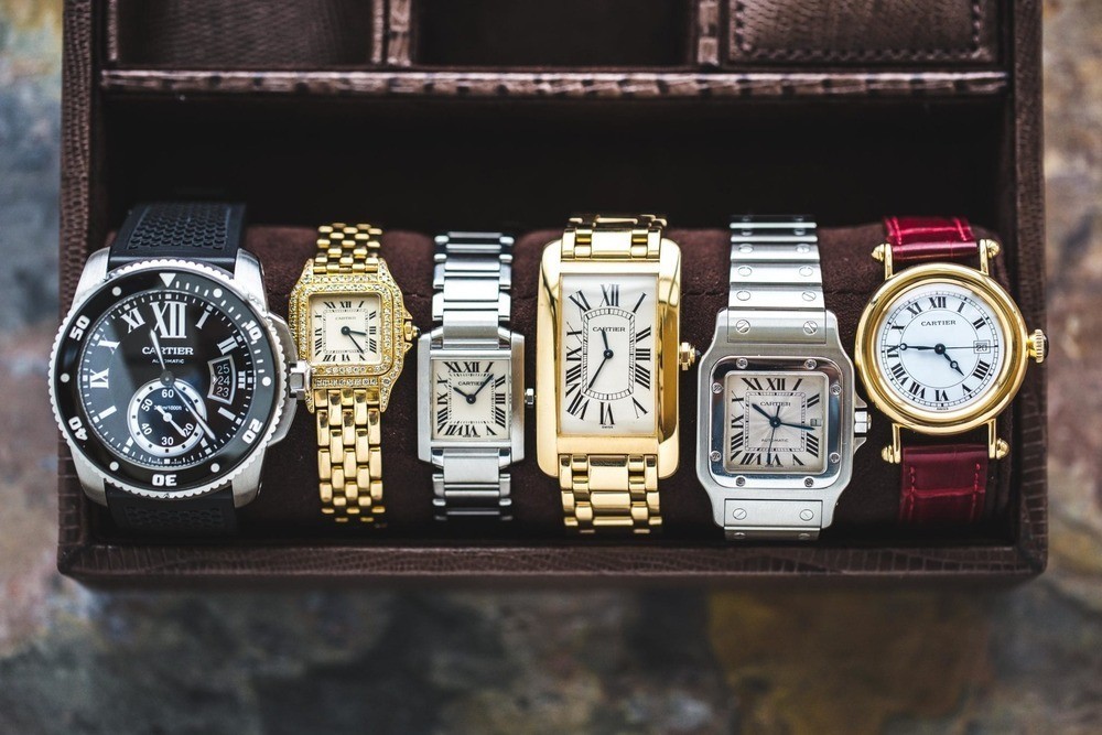 Đồng hồ Cartier nam, nữ giá bao nhiêu, của nước nào?