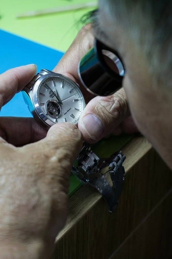 Cách phục chế đồng hồ đeo tay cũ cổ từ A Z siêu đơn giản - Ảnh 20