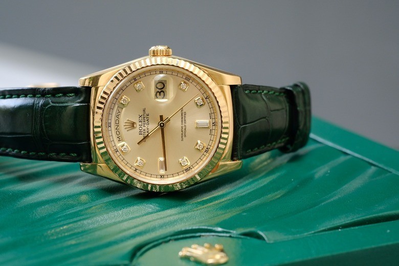 Đồng hồ Rolex dây da nam nữ giá bao nhiêu mua ở đâu - Ảnh 1