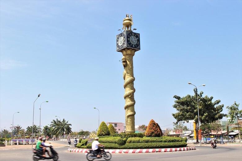 Tháp đồng hồ ở Việt Nam đại diện cho sự phồn vinh - Ảnh 14