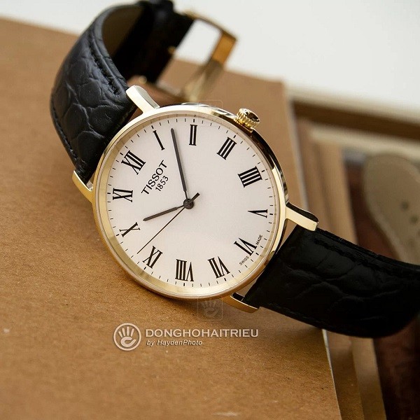 Đồng hồ được trang bị bộ máy ETA đạt chuẩn Swiss Made của Thụy Sỹ - Tissot T109.410.36.033.00 - Ảnh 36