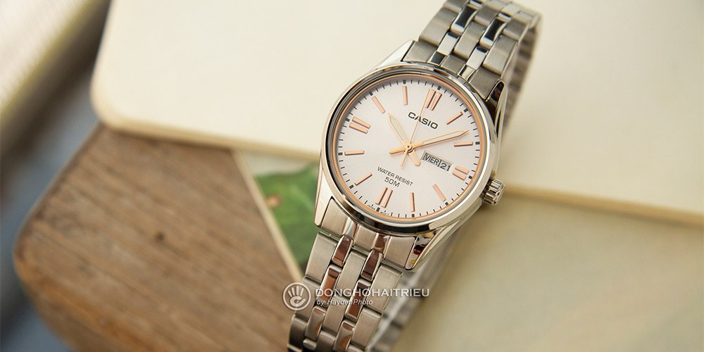 Đồng hồ nữ Casio dây kim loại LTP-1335D-4AVDF 1 dong ho casio ltp1335d4avdf