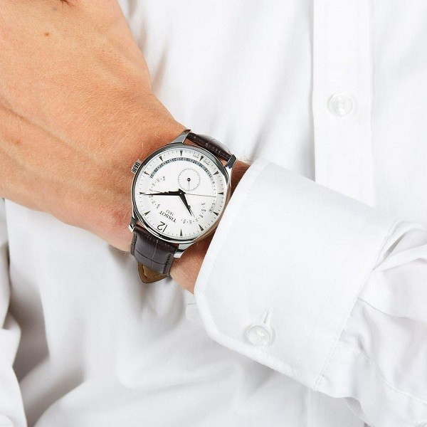 Bạn cần reset lại lịch trước khi thực hiện các bước trong cách chỉnh đồng hồ Tissot vạn niên - Ảnh 13