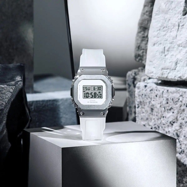 Đồng hồ Casio màu trắng  GM-S5600SK-7 được thiết kế giản đơn nhưng vẫn đậm cá tính - Ảnh 15