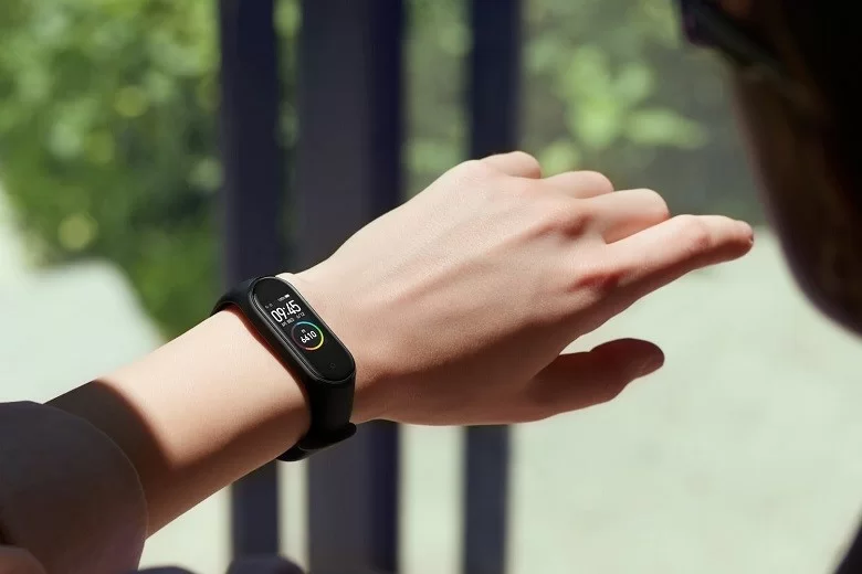 Theo đánh giá đồng hồ Xiaomi Mi Watch và công bố của hãng thì thời lượng pin của chiếc smartwatch này lên đến 20 ngày - Ảnh 15