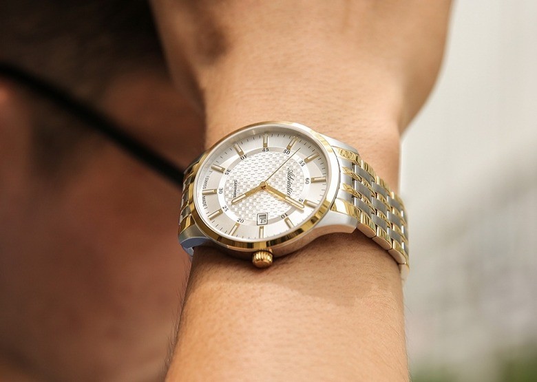 Review đồng hồ Adriatica nam nữ giá bao nhiêu của nước nào - Ảnh 3