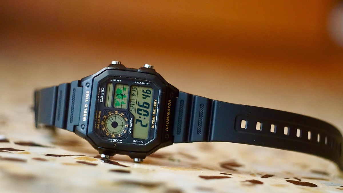 Đồng hồ điện tử nam Casio AE-1200WH-1BVDF 2 AE-1200WH-1BVDF