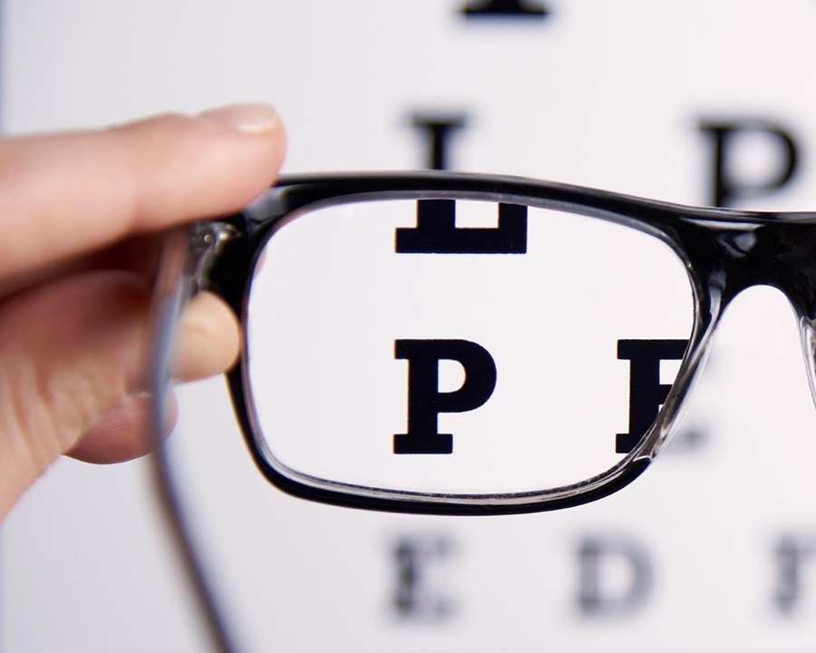 Cách kiểm tra mắt, thị lực tại nhà dễ nhất cho người mới - Ảnh 7